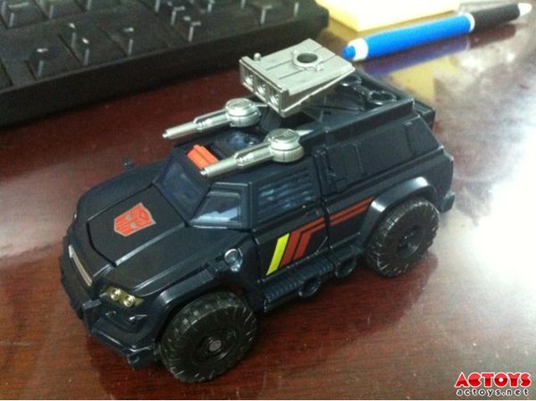 Trailcutter Colored Images Of Transformers Generations Deluxe Class Action Figure  (2 of 3)